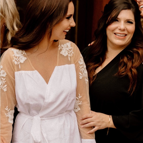 ROBED WITH LOVE HILDY ROBE- WHITE BRIDAL ROBE - Picture 2 of 11